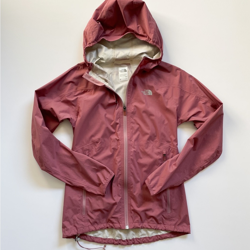The North Face Women’s Flashdry Lightweight Water Resistant Running Jacket
